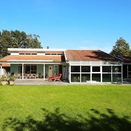 Ferienhaus 10 Person In Tisvildeleje